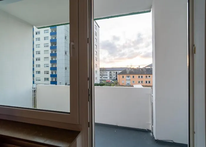 Apartmán Cozy 2-room With Wifi & Sky